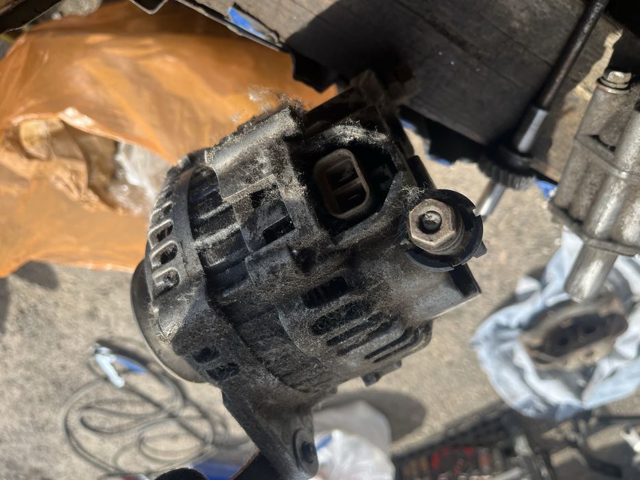 Генератор ниссан нп 300 2.4 бензин