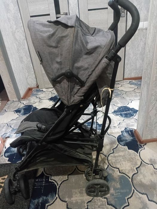 Коляска прогулочная, не лежачая