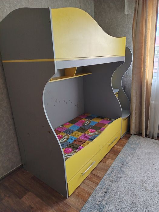 Двухярусный кровать