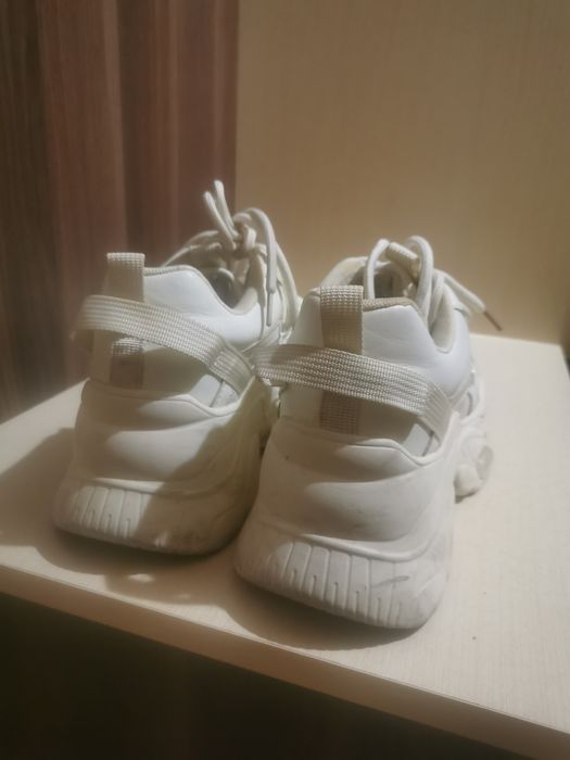 Кроссовки на девочку