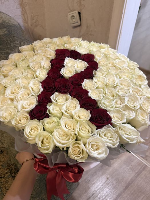 Цветы с инициалами.