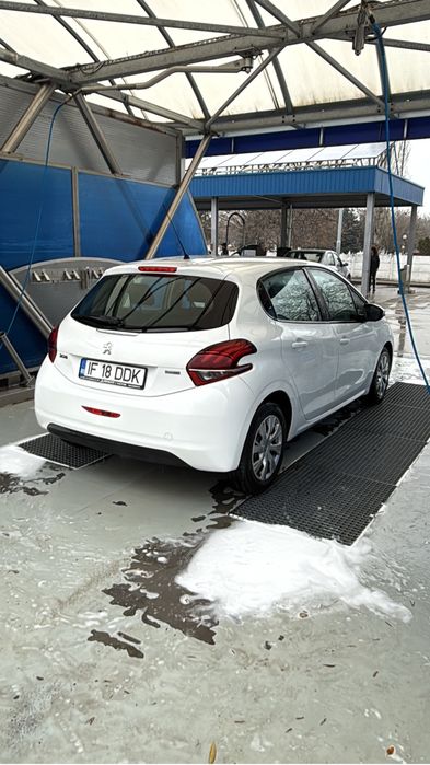 Peugeot 208 2016