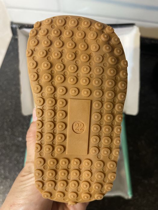 Новые кроссовки на годик