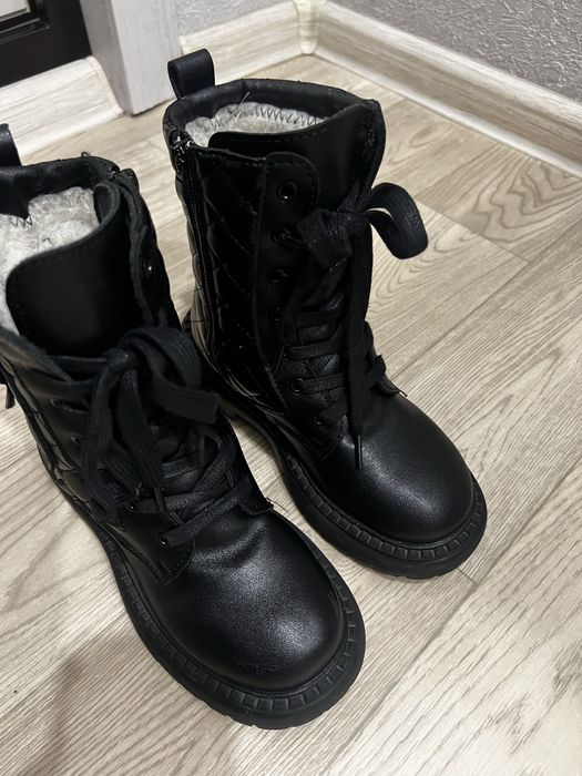 Продаю зимние ботинки на девочку