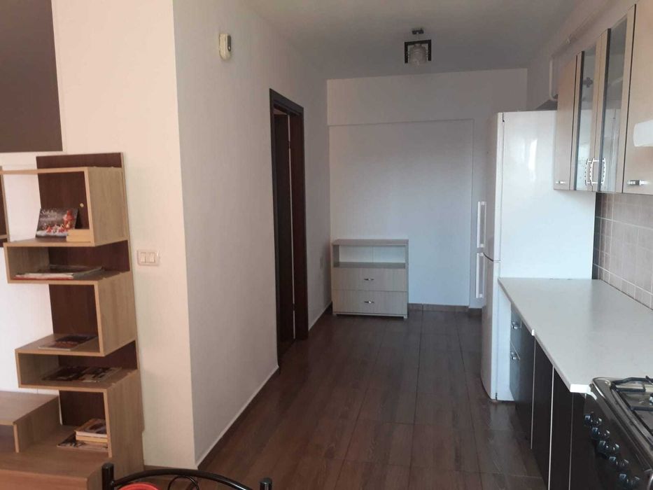 Inchiriez apartament