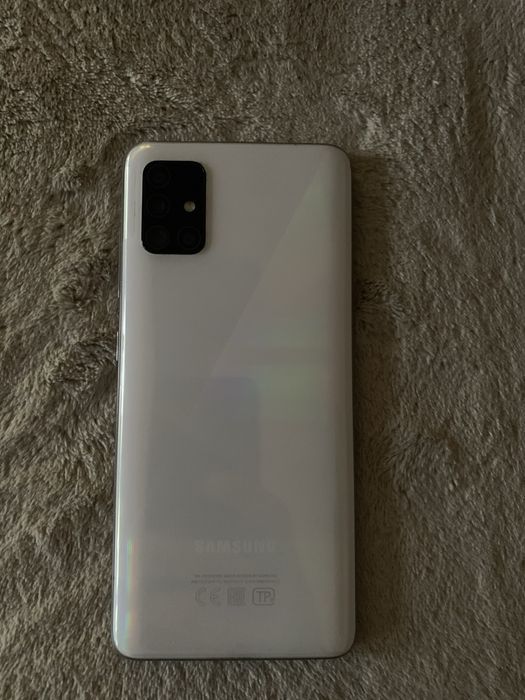 Продам самсунг А51 оригинал