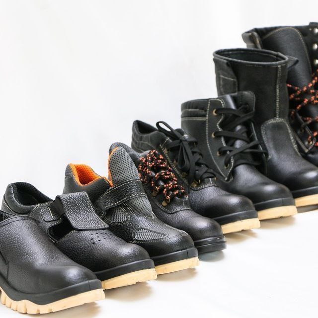 Спецобувь.  Очень быстрое выполнение заказа. Спецобувь для всех видов