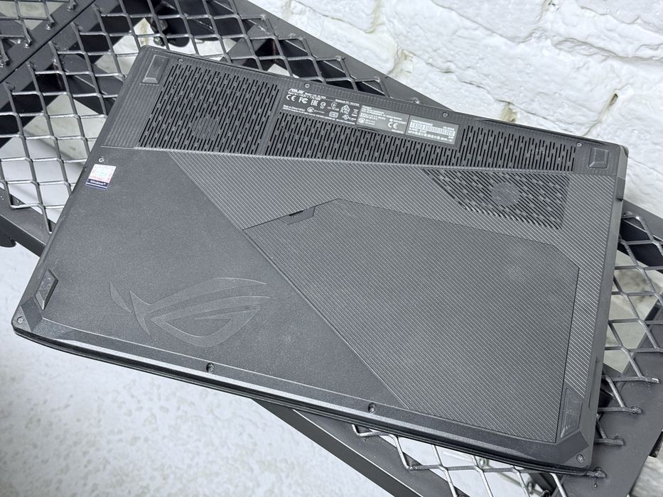 Продам игровой ноутбук ASUS ROG Strix GL703V