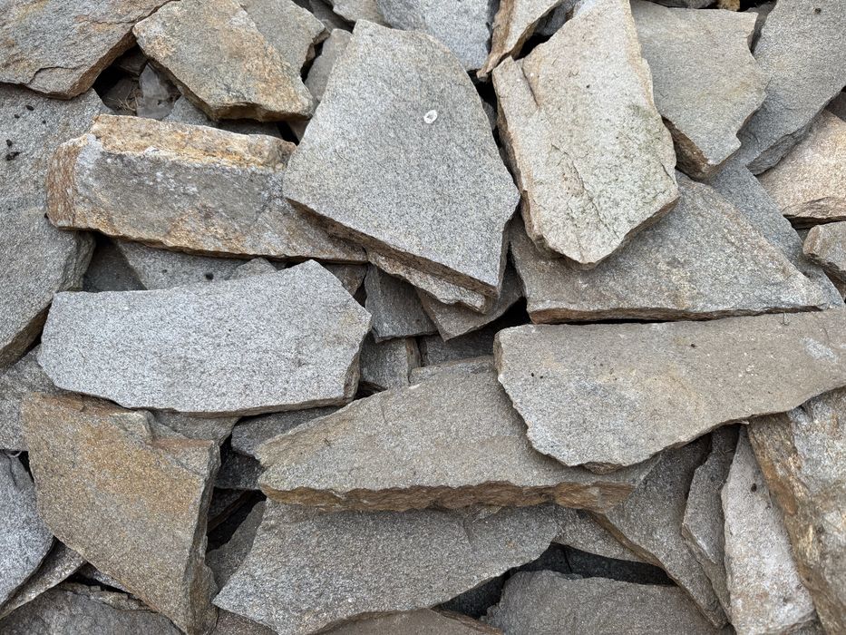 Piatra ardezie noua, 25 lei/mp