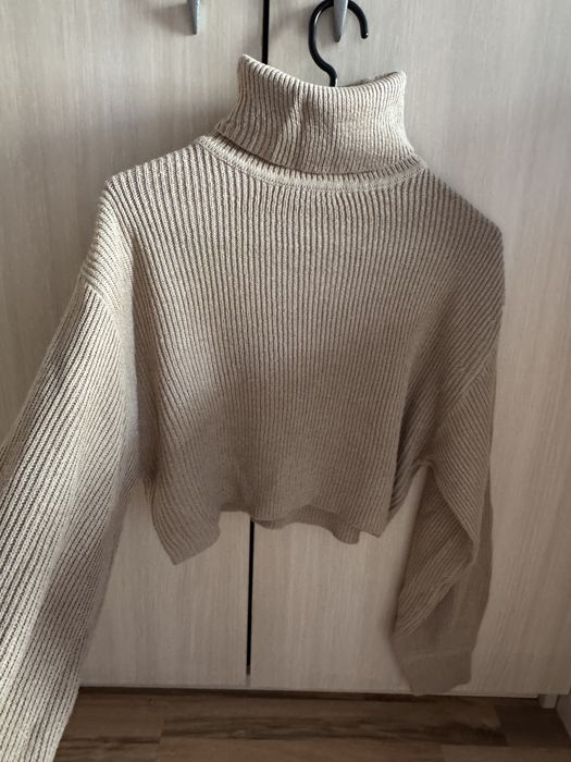 Пуловери H&M, Zara