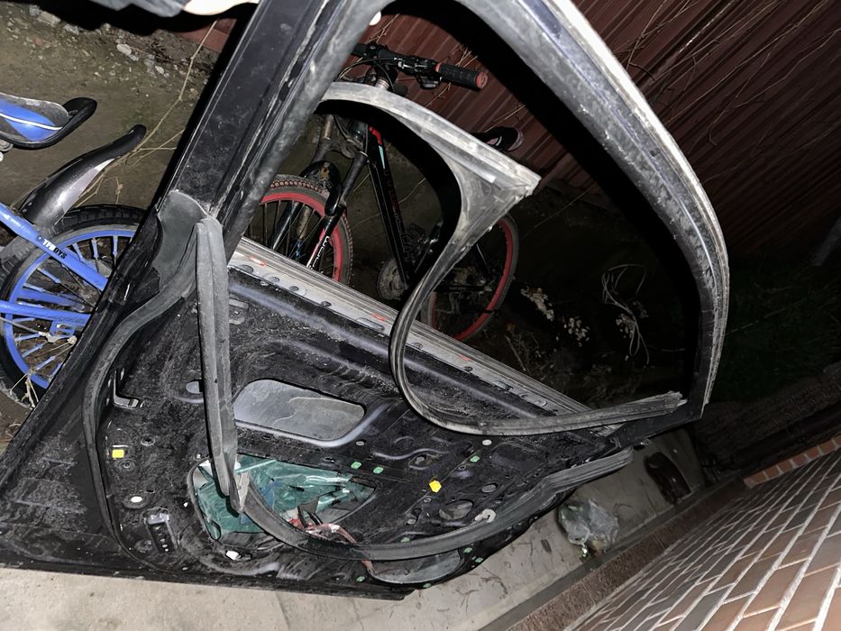 Водительская дверь на Lexus RX 350