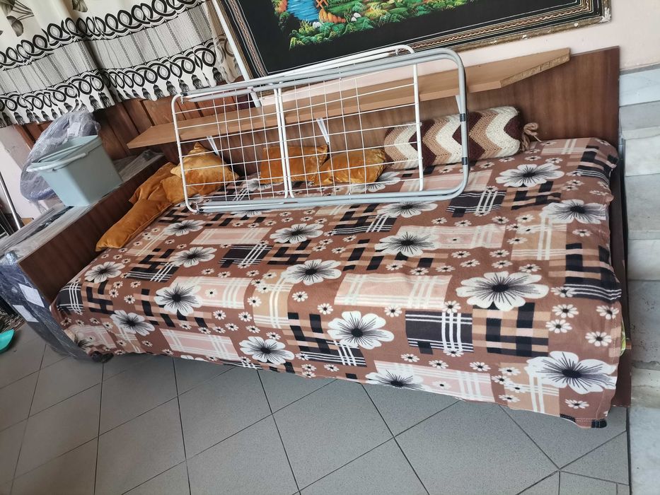 Диван и легло в добро състояние