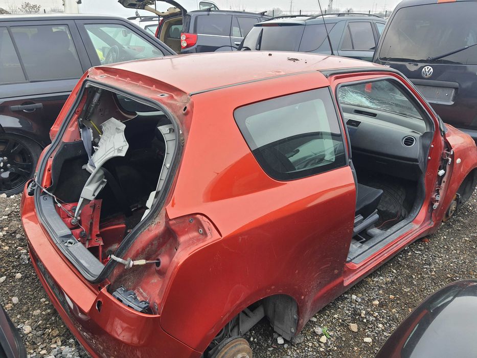 На части! Suzuki Swift 1.5