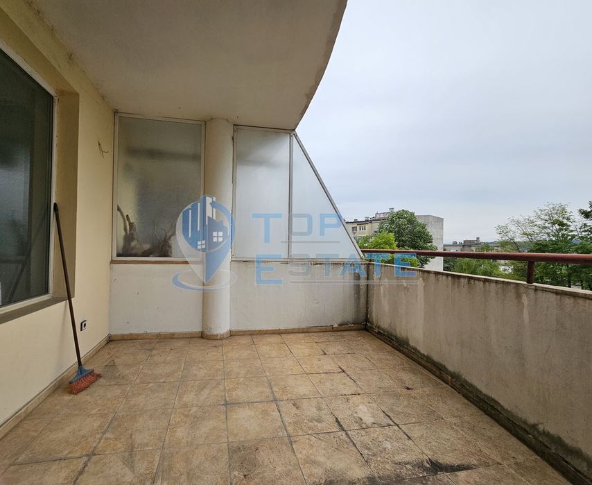 Продава се Тристаен апартамент в Велико Търново, Център - 105 кв.м за 1715 €/кв.м - Снимка #3