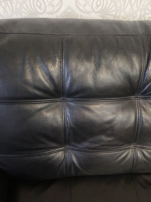 Срочно продам диван кожаный