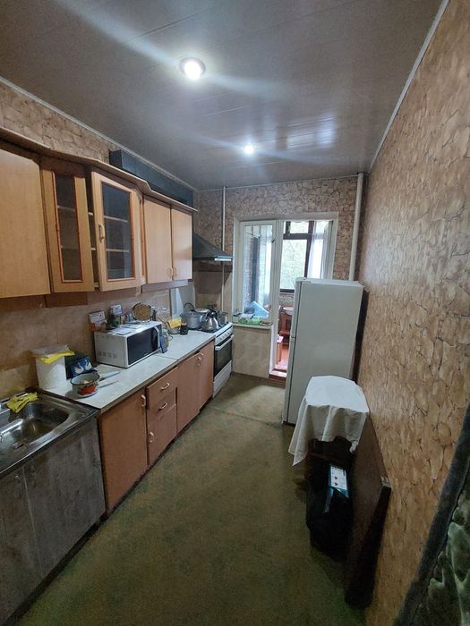 Продаётся 3/2/4,серия 77