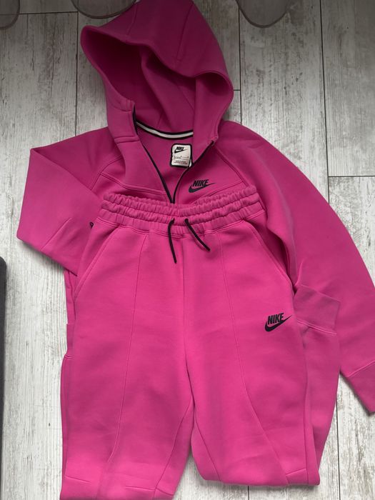 Спортни дрехи Nike