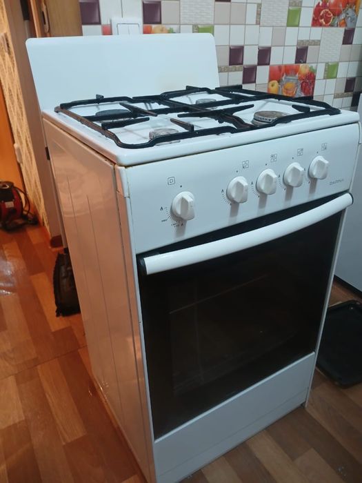 Продам газ плиту в хорошем состоянии