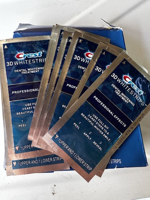 10 plicuri benzi pentru albirea dintilor