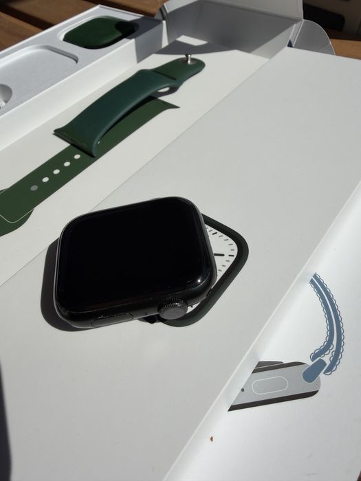 Apple Watch Series 7 45mm GPS Green Aluminum + Clover Sport Band