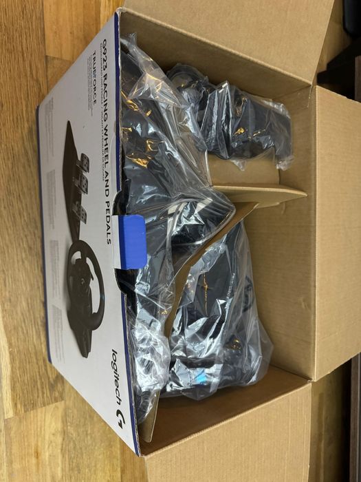 Logitech g923 PC/PS4/PS5 garantie 2 ani, pedale, SCHIMBATOR, TrueForce