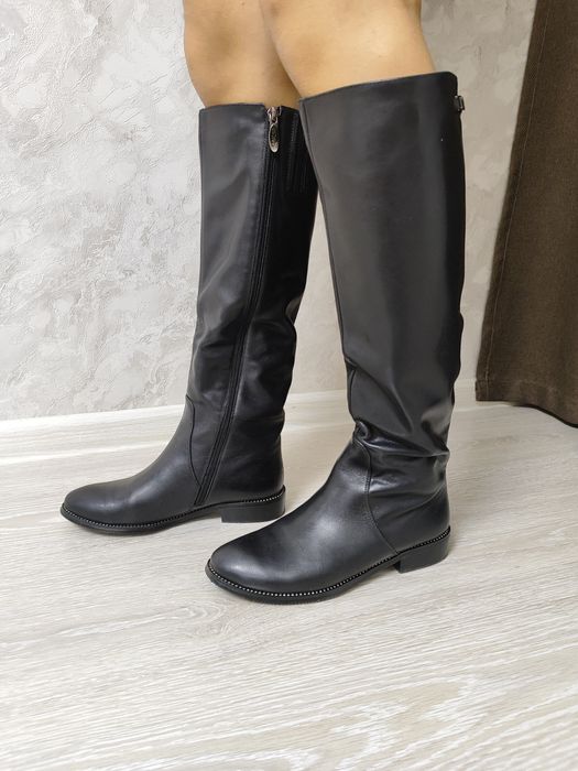 Продам демисезонние сапоги