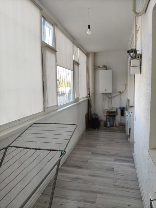 Сдам 1 комн.кв-ру, 52 кв.м. в районе 6, 7 мкрн.