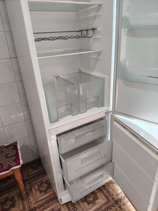 Продам холодильник Electrolux
