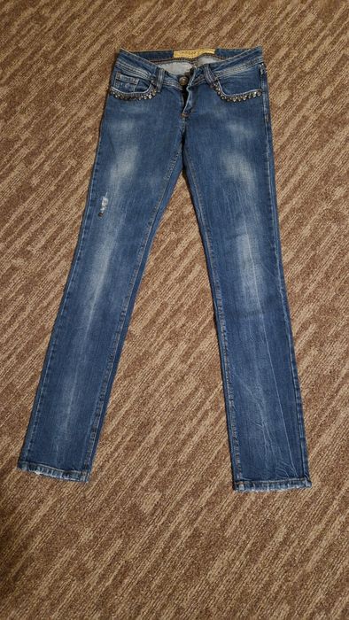 2бр. Италиански дамски дънки размер IT 42 (отговарая на М)