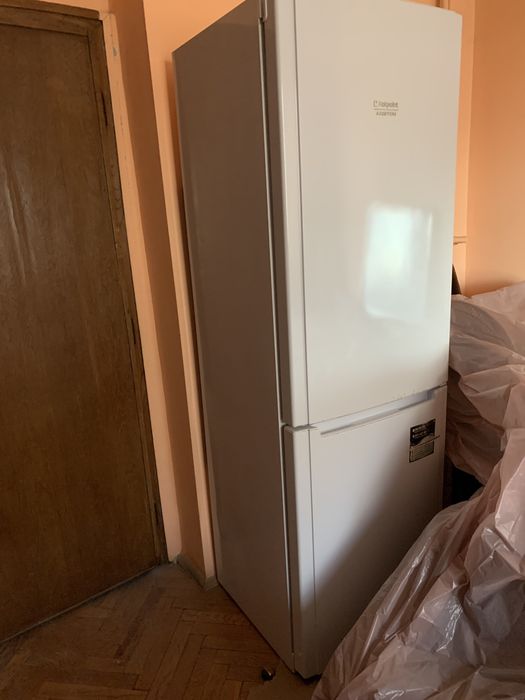 Хладилник Аристон 188 см