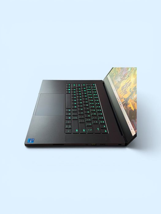 Геймърски Лаптоп 15.6’QHD 165Hz RTX 3080 8GB Core I7-11800H Razer Blade Advanced 15 32GB DDR4 1TB SSD