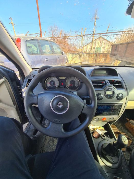 Renault Megane 2 | 1.5 dCi | – Economică, ideală pentru navetă/muncă