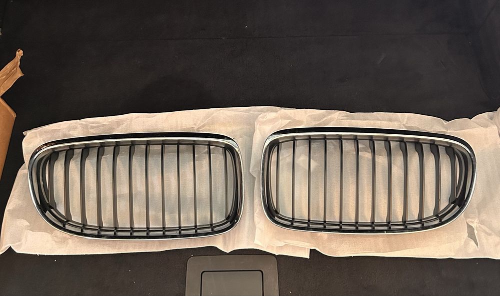 Grile originale BMW e90/e91 LCI