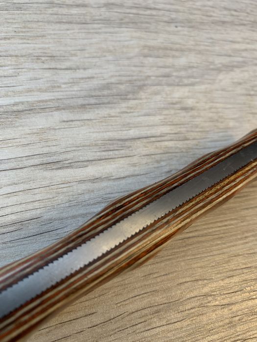 Нож ръчно изтаботен от пила за метал