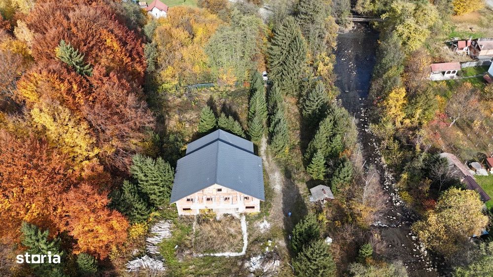 Pensiune 16 camere, teren 7000mp, Valea Avrigului