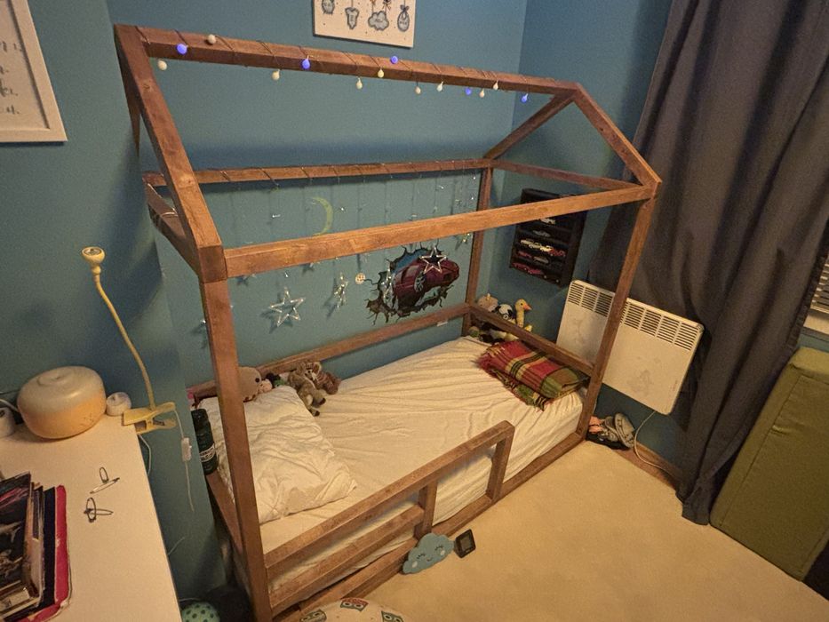 Легло къщича монтесори