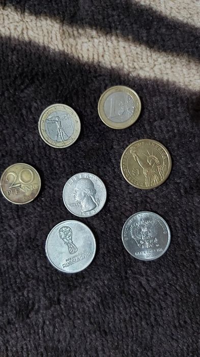 Продам монеты в коллекцию.