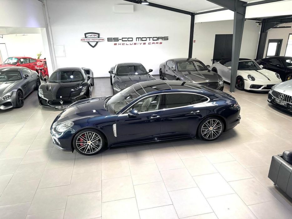 Porsche Panamera Turbo Executive ( Long ) / V8 Bi-turbo