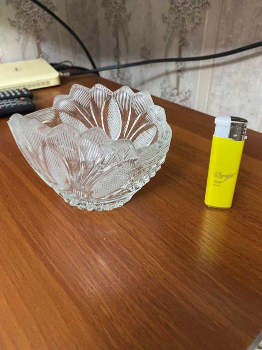 Вазочка хрустальная.