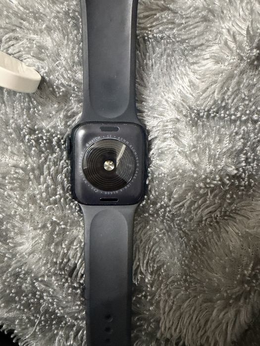 Apple watch акб 90% ,