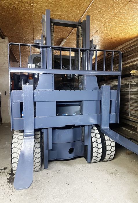 Погрузчик вилочный (Кара)