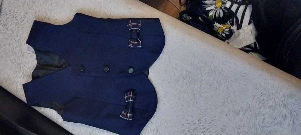 Продам детскую школьную форму