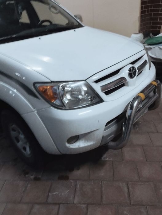 Продам автомобиль TOYOTA Hilux  прошу  посредников не беспокоить.