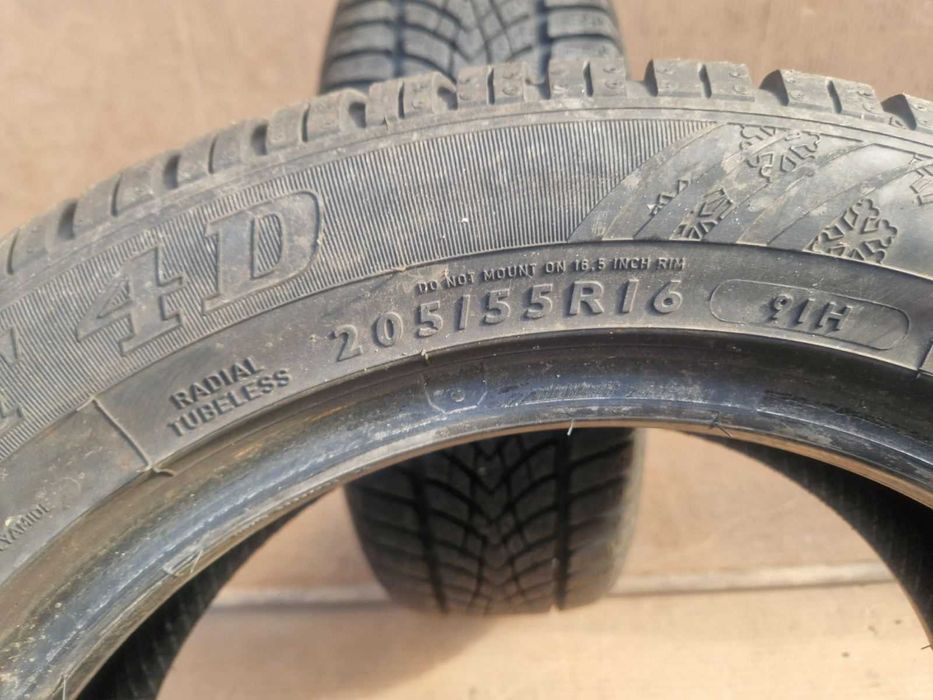 2 Dunlop R16 205/55
Зимни гуми 
DOT4519