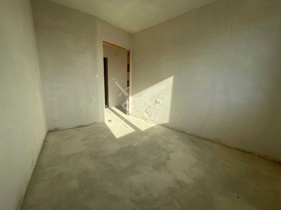 Тристаен апартамент в Айтос 63494