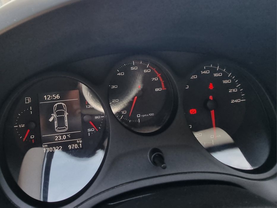 SEAT Leon 2011 — imagine 2