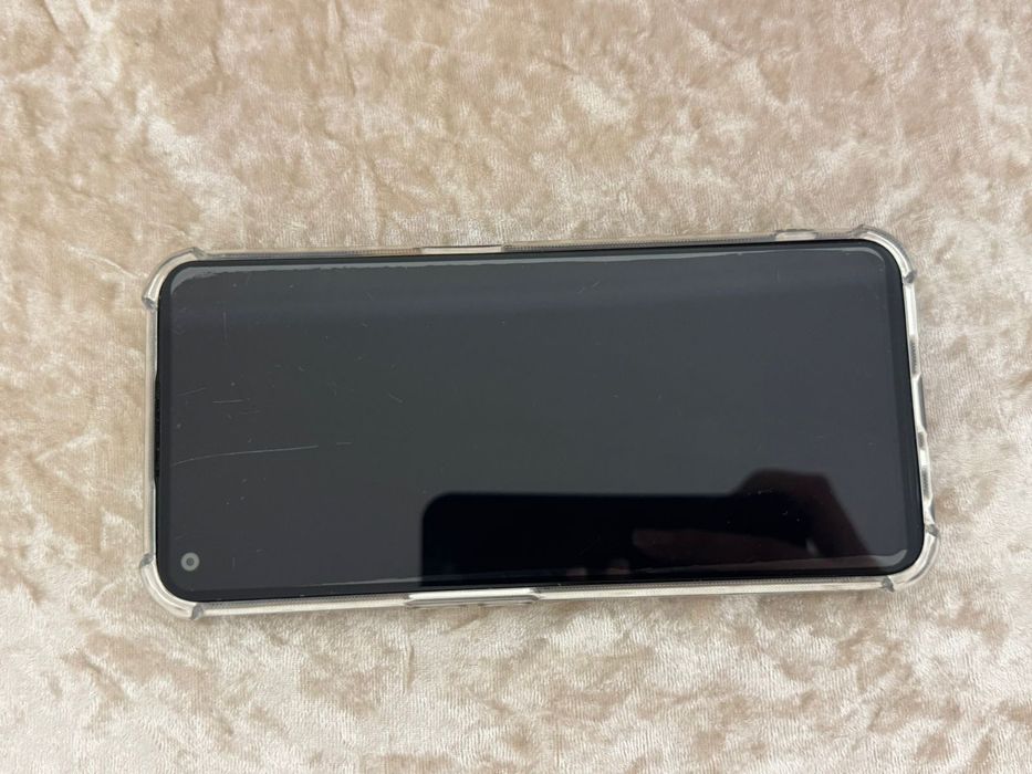 Продам телефон Realme 8i