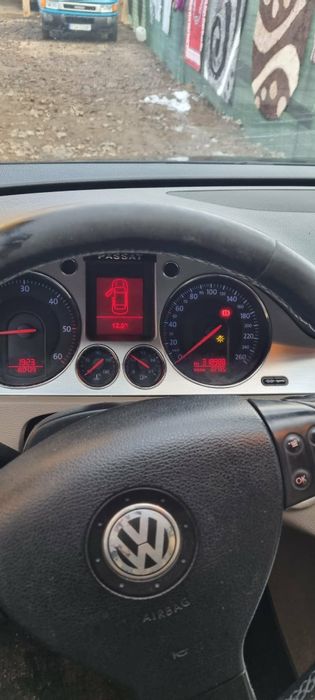 Vând Volkswagen Passat b6