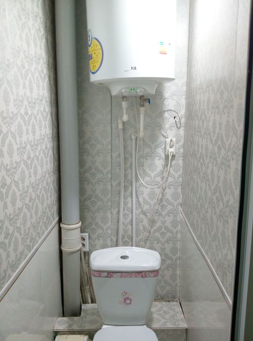 Uy sotiladi. The house is for sale. Дом продается.