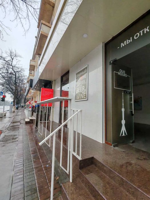 Под  аренду Аптеки, Офиса, Магазина, вдоль центральной дороги!